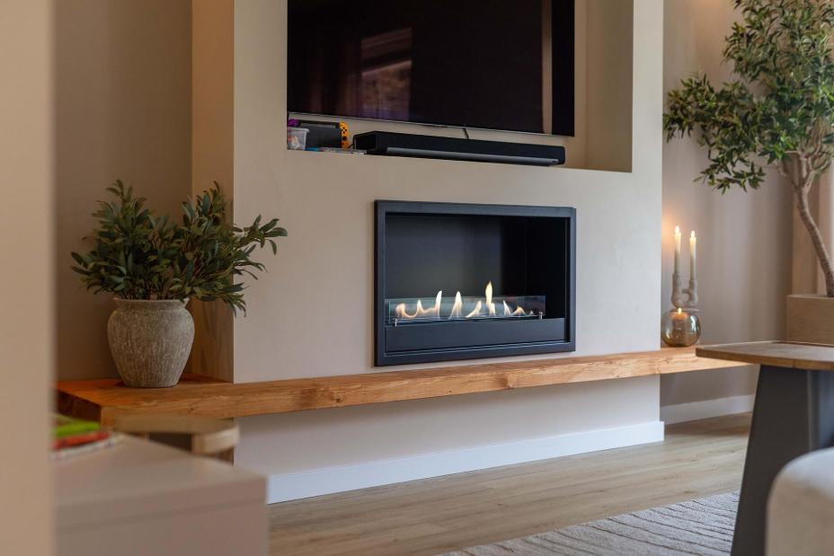 Bioethanol fireplace built into living room Bioethanol fireplace built into living room